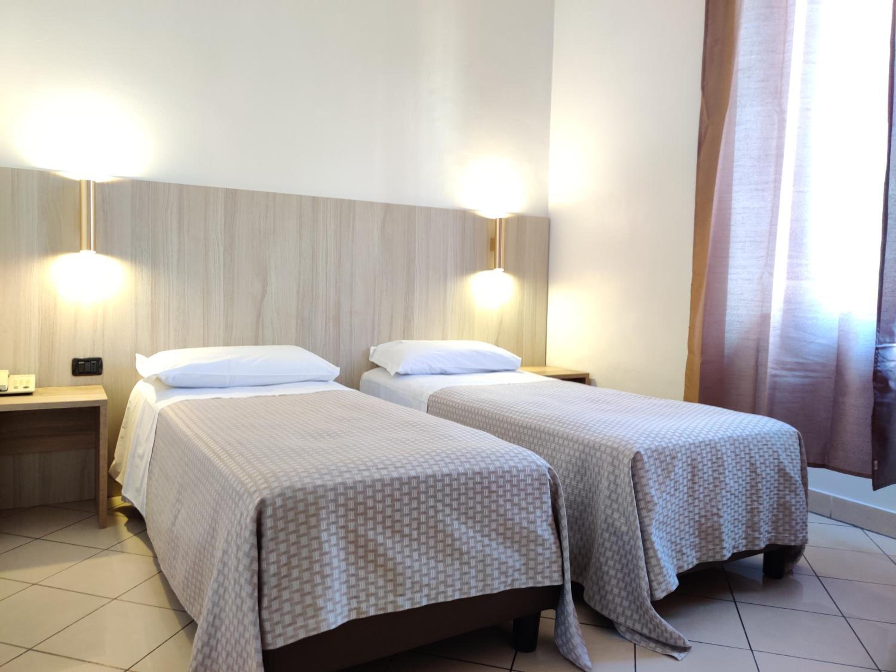 Hotel Mondial — Foto 1